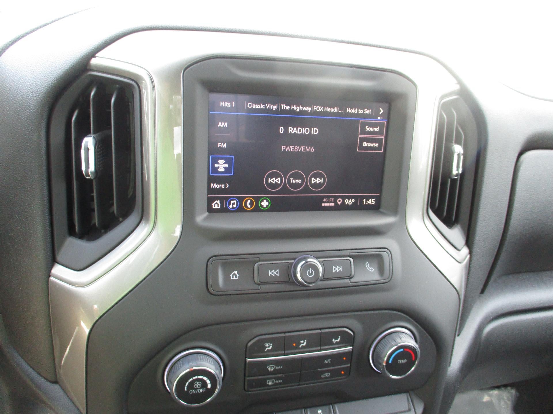 2025 Chevrolet Silverado 1500 Custom