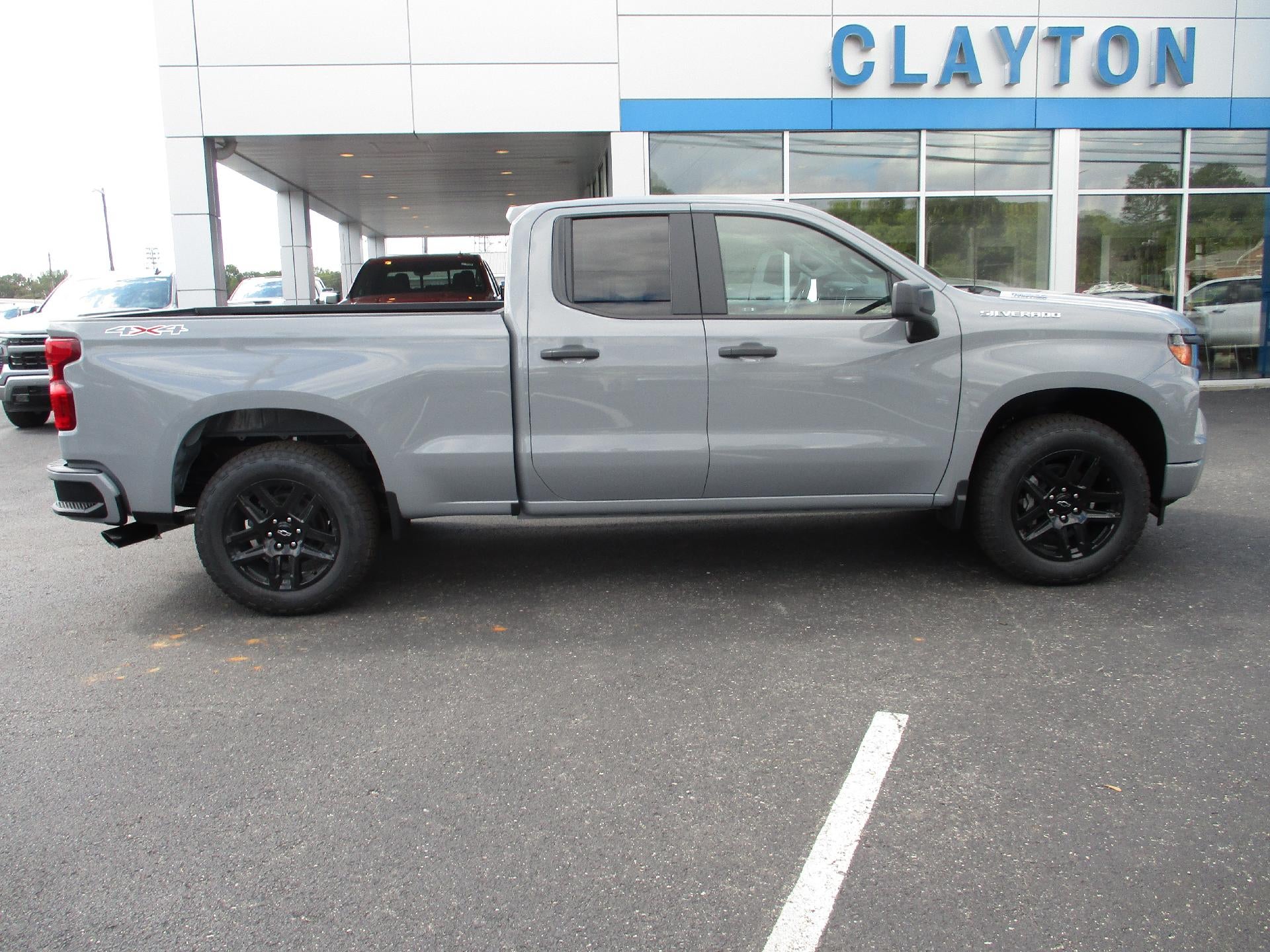 2025 Chevrolet Silverado 1500 Custom