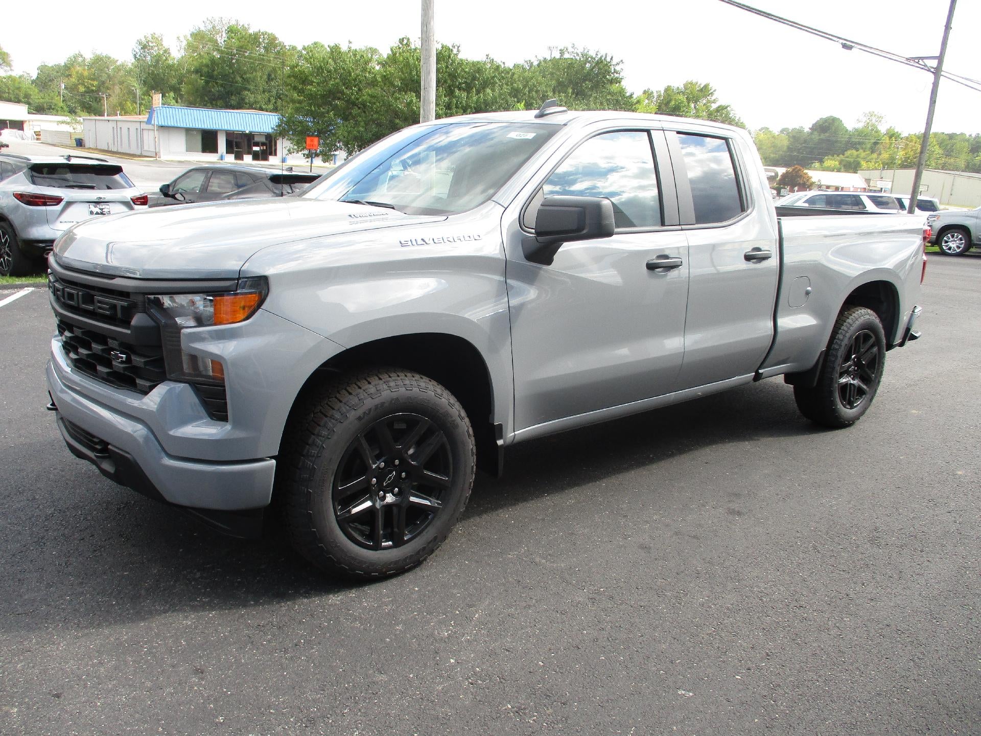 2025 Chevrolet Silverado 1500 Custom