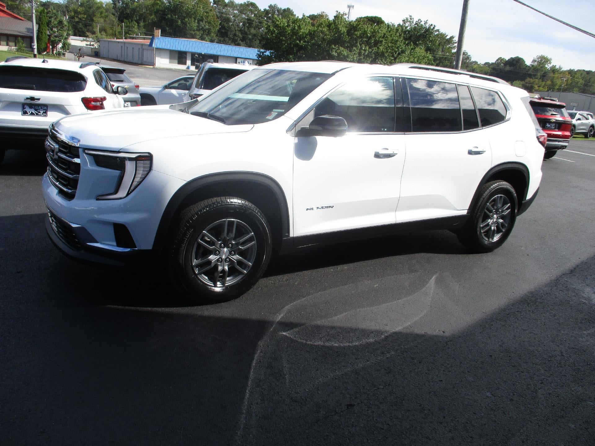 2025 GMC Acadia Elevation