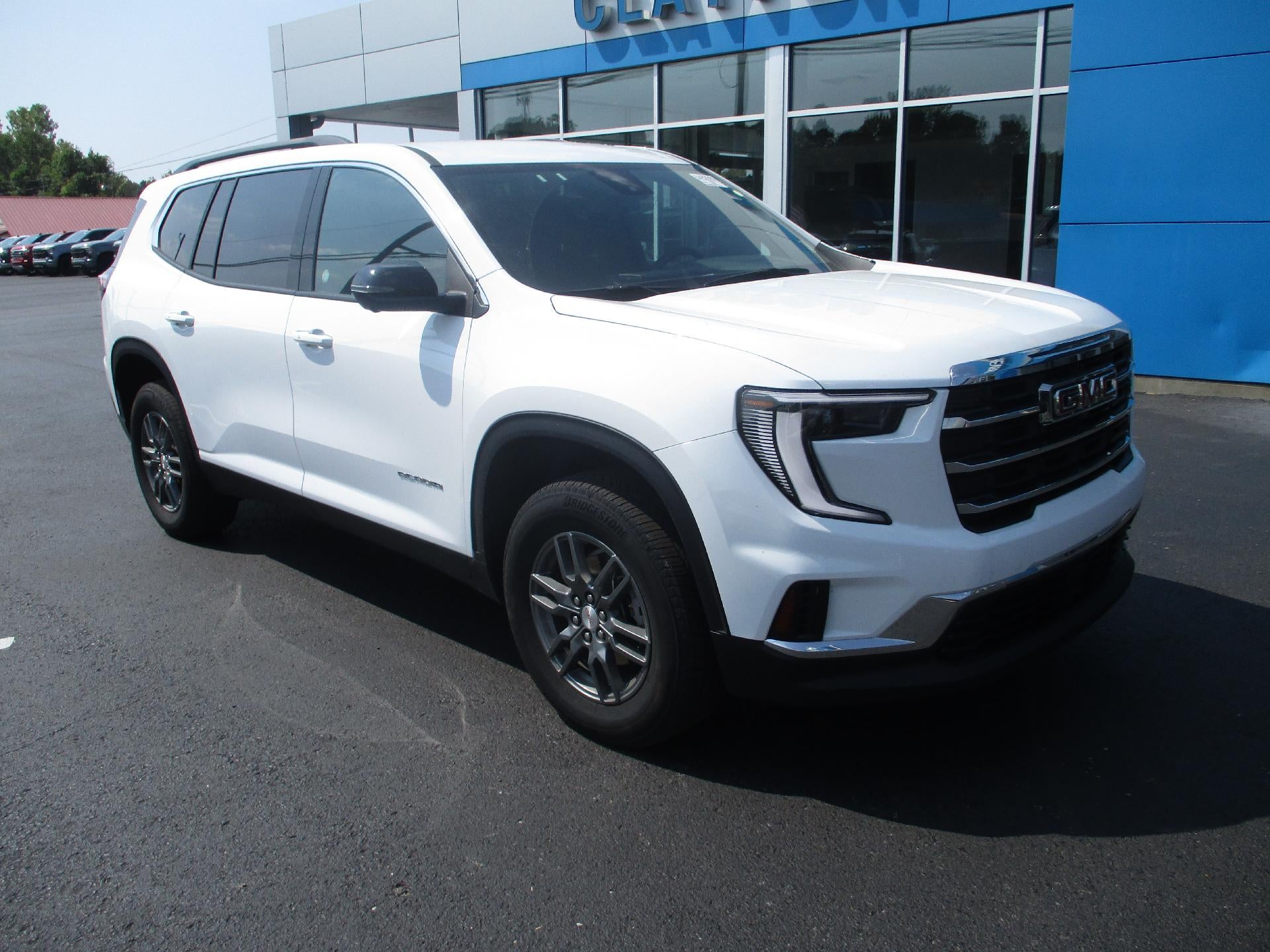 2025 GMC Acadia Elevation