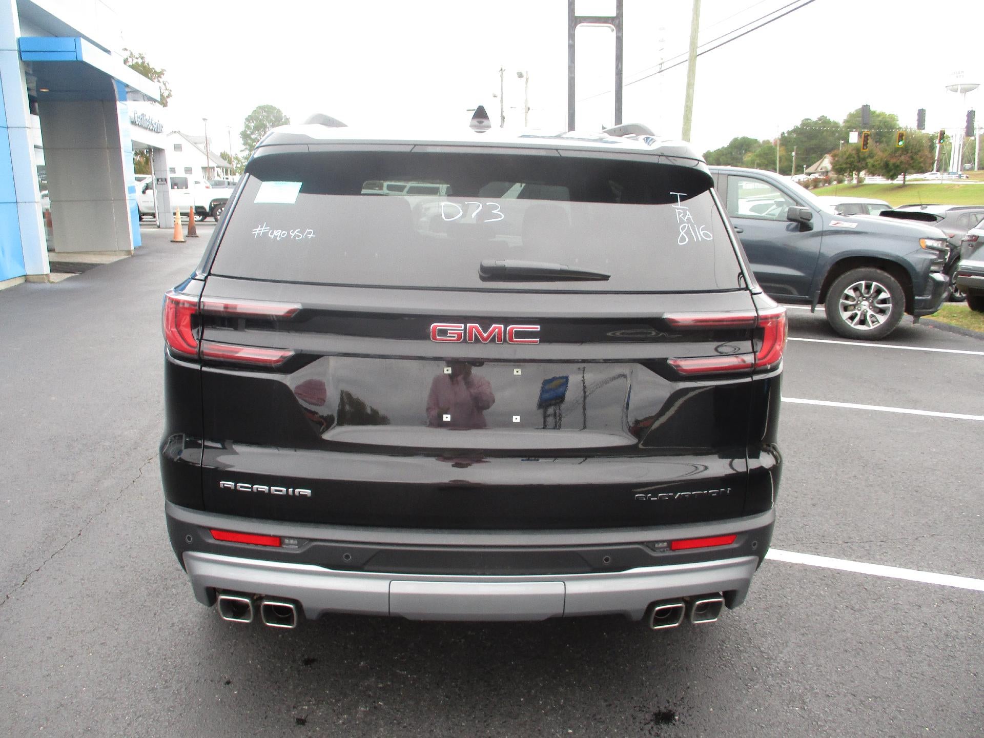 2025 GMC Acadia Elevation