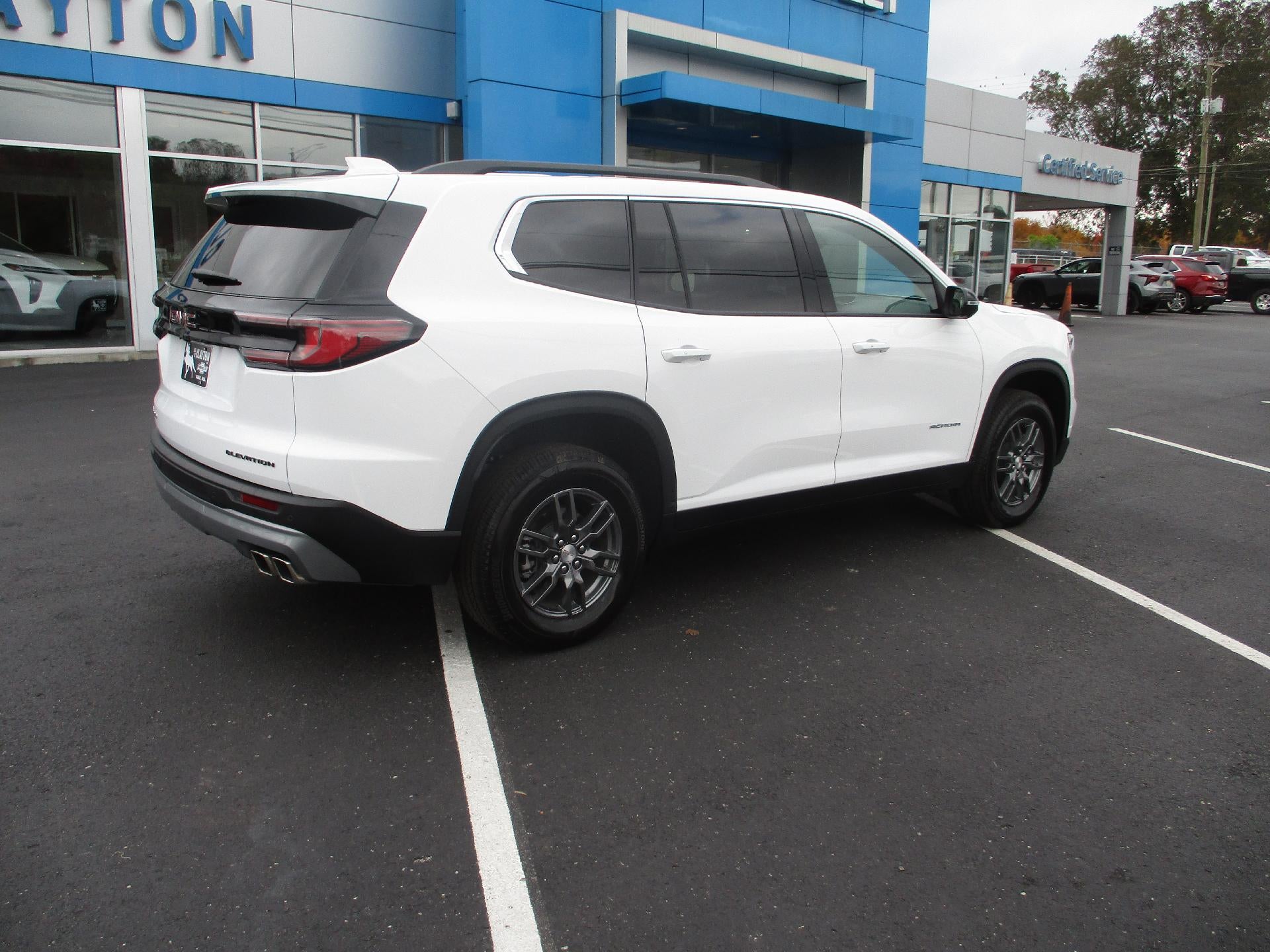 2025 GMC Acadia Elevation