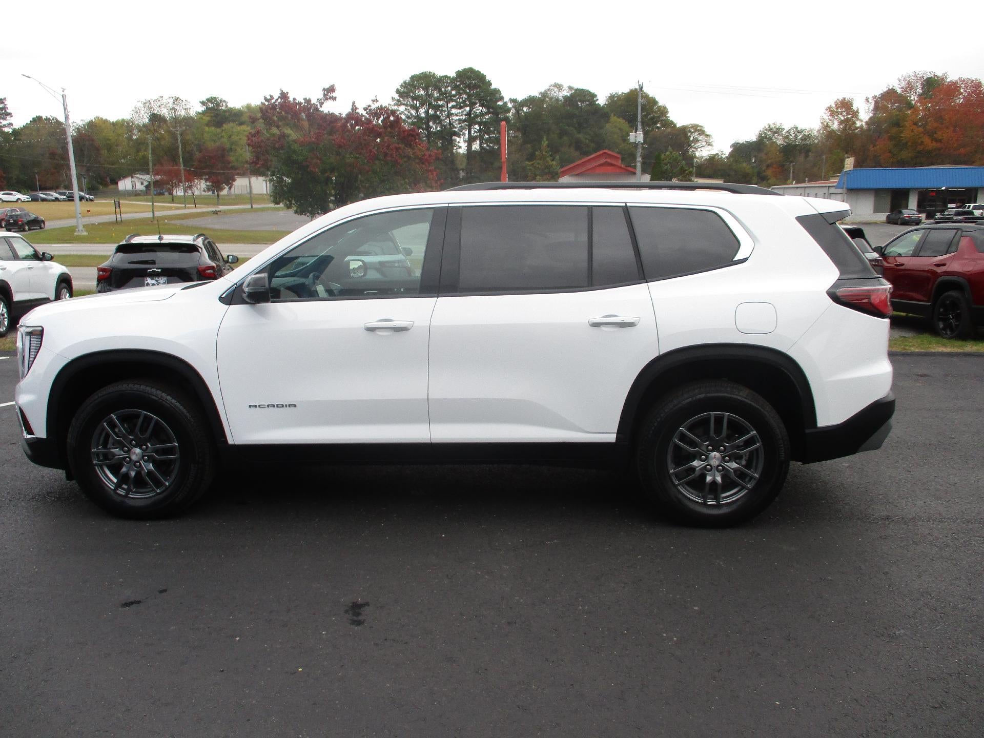 2025 GMC Acadia Elevation