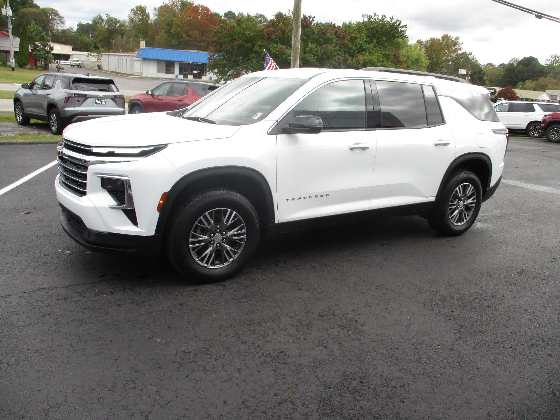 2025 Chevrolet Traverse LT