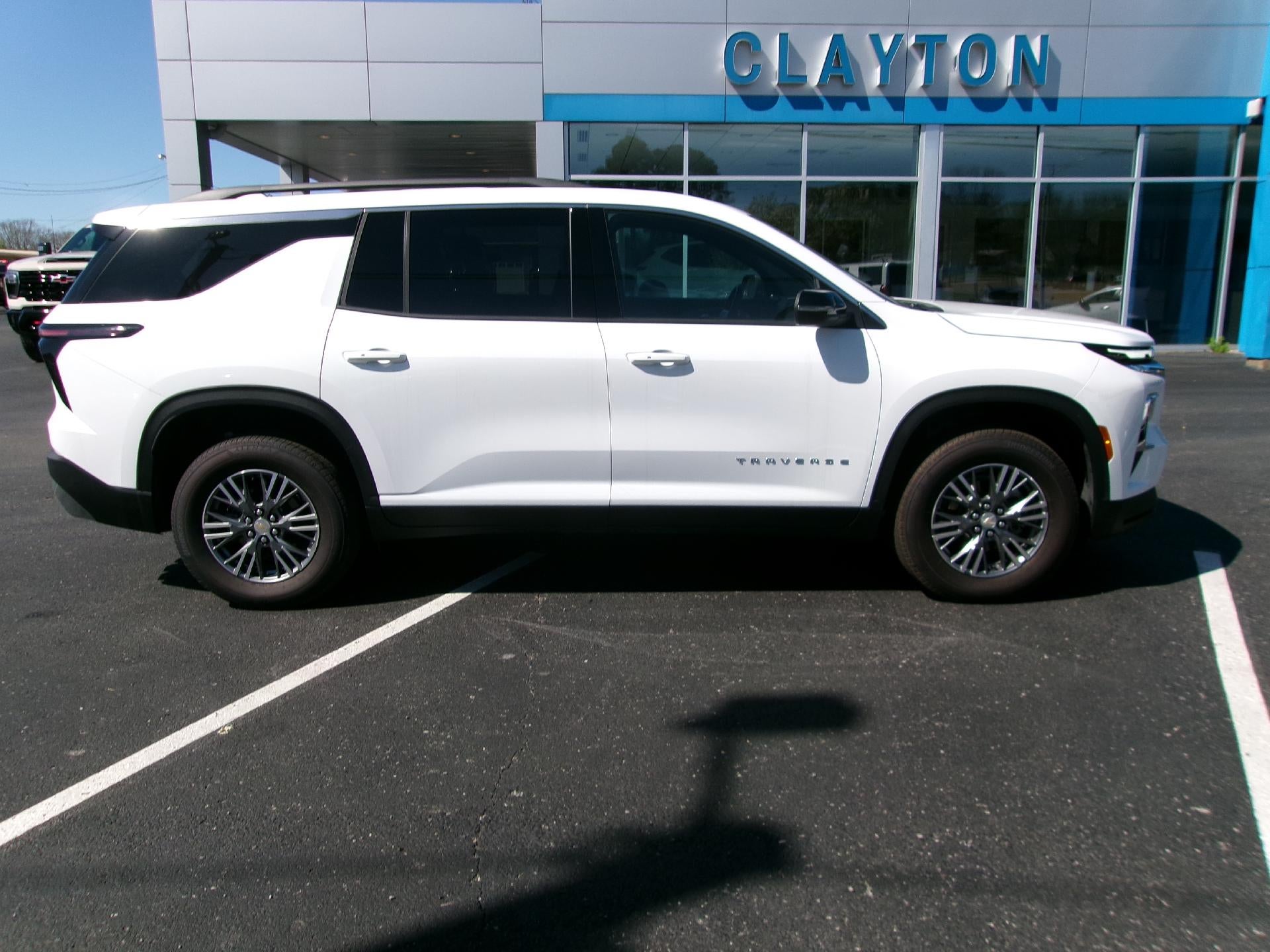 2025 Chevrolet Traverse LT