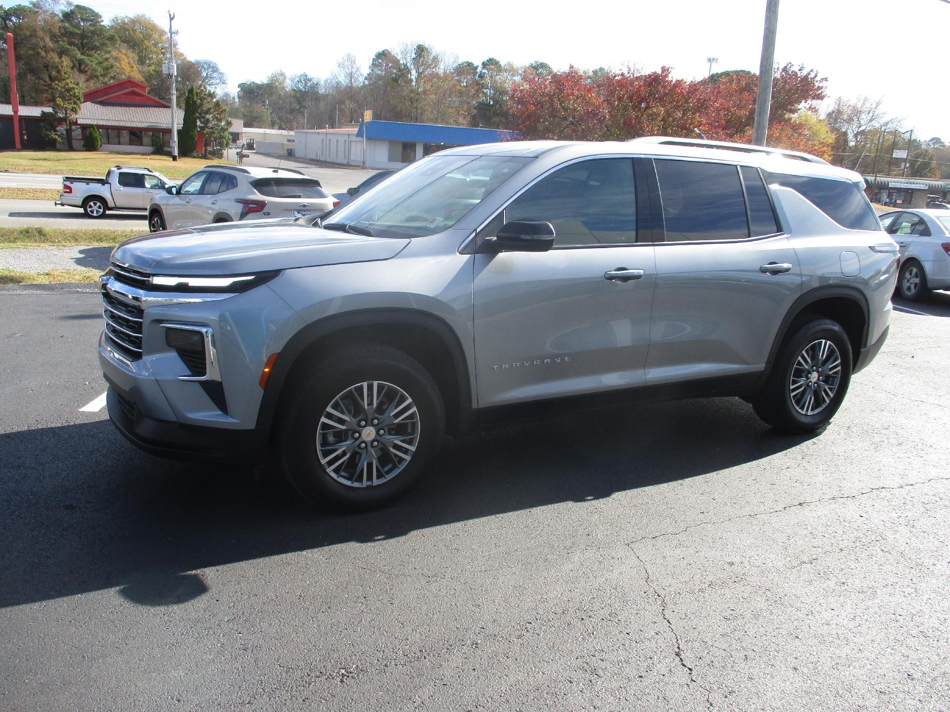 2025 Chevrolet Traverse LT