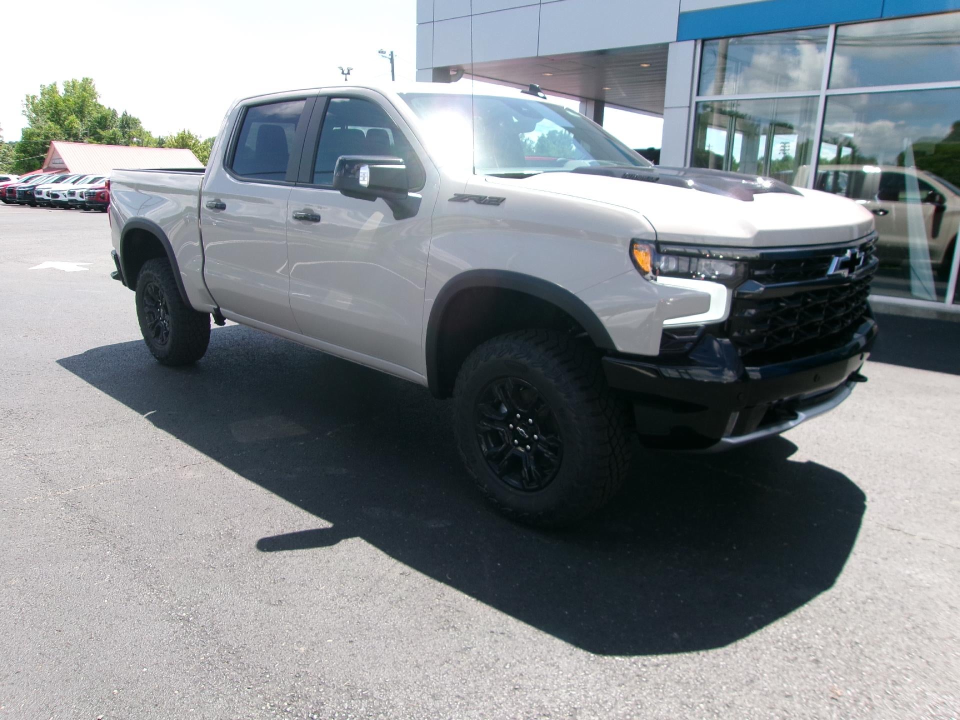 2026 Chevrolet Silverado 1500 ZR2 - Photo 11