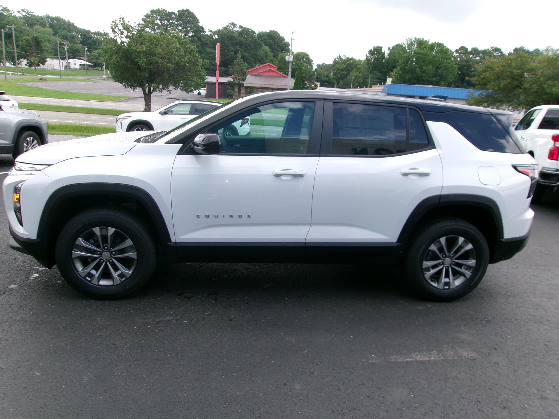 2027 Chevrolet Equinox FWD LT