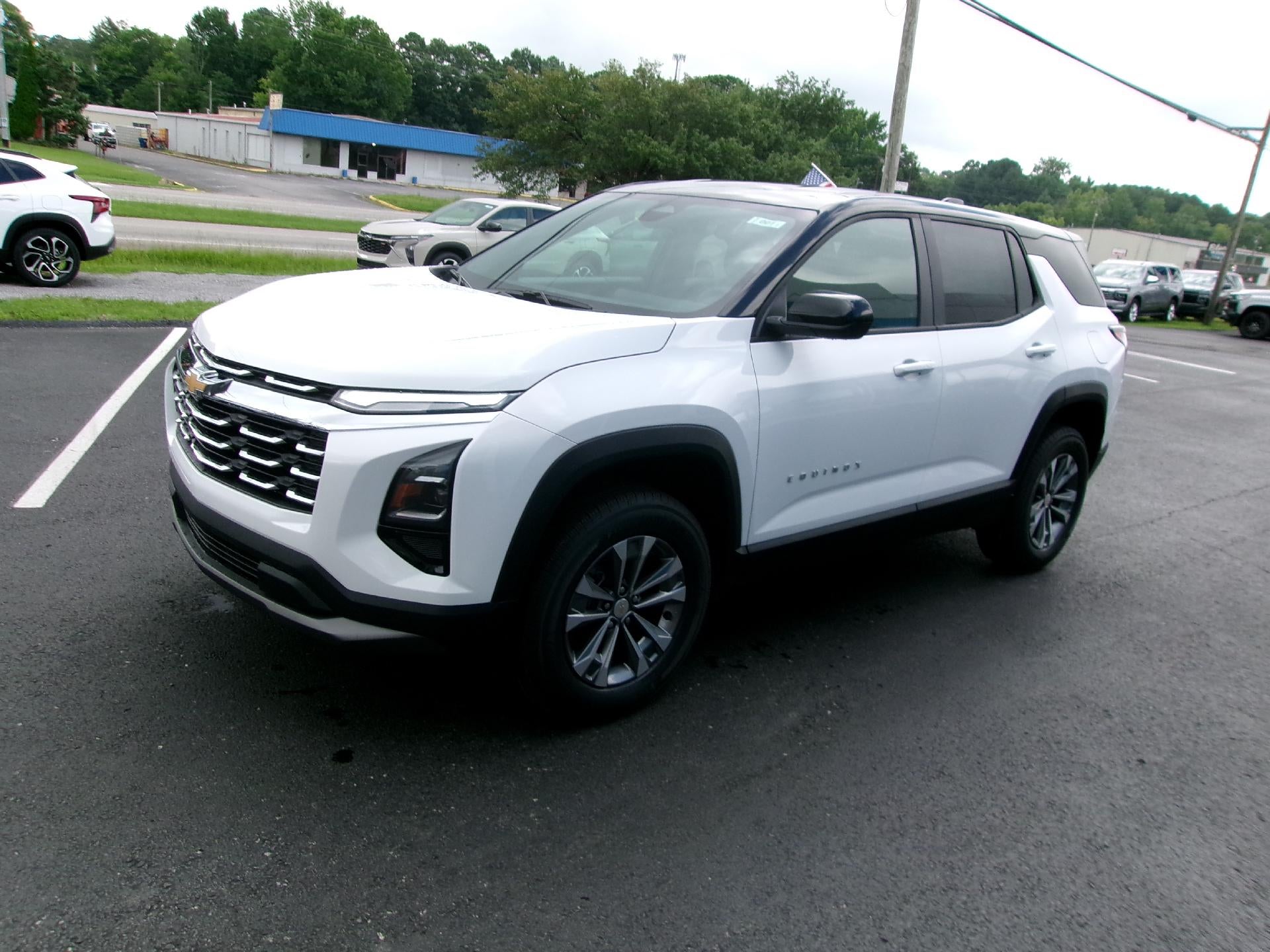 2027 Chevrolet Equinox FWD LT