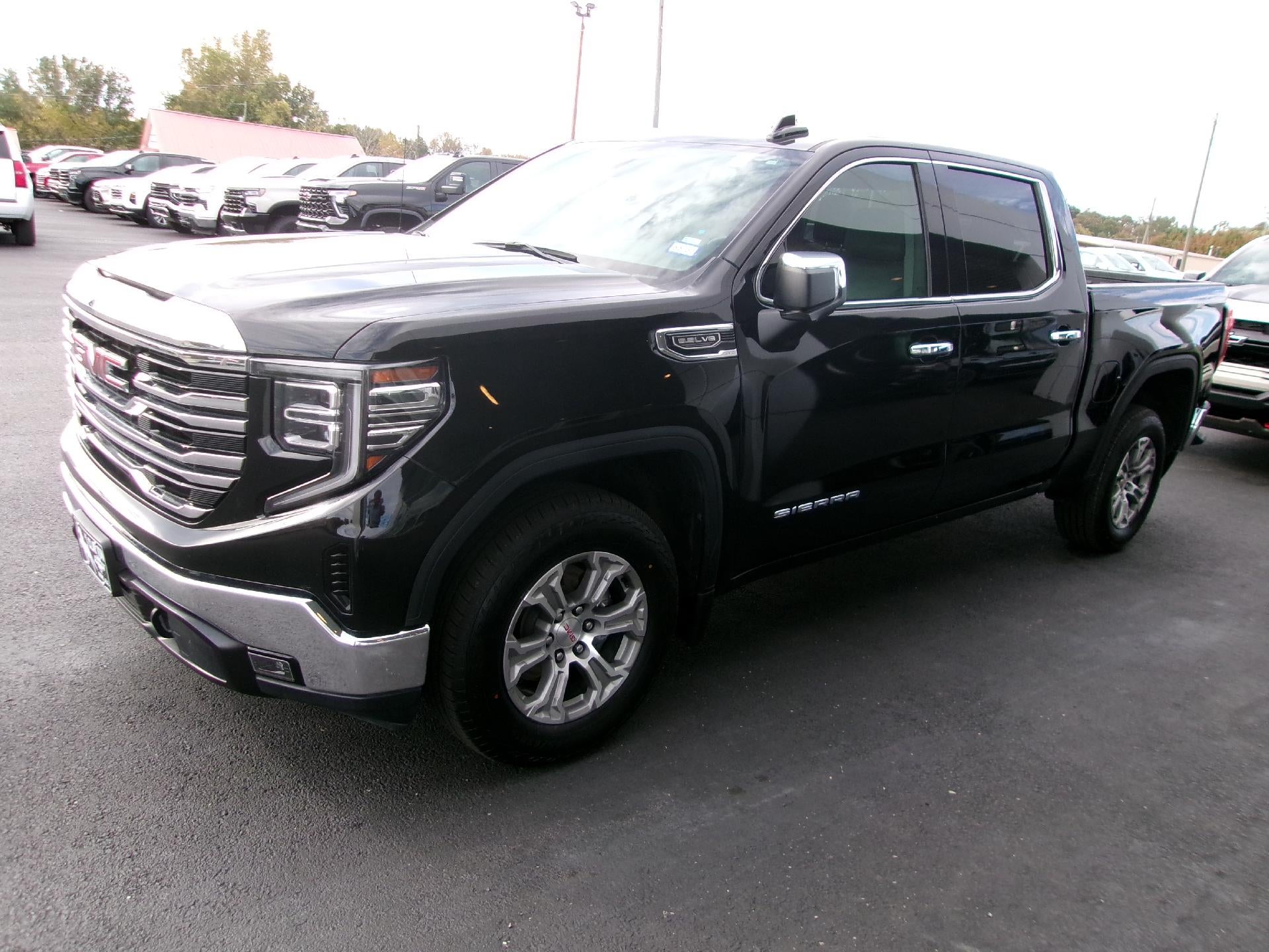 2025 GMC Sierra 1500 SLT