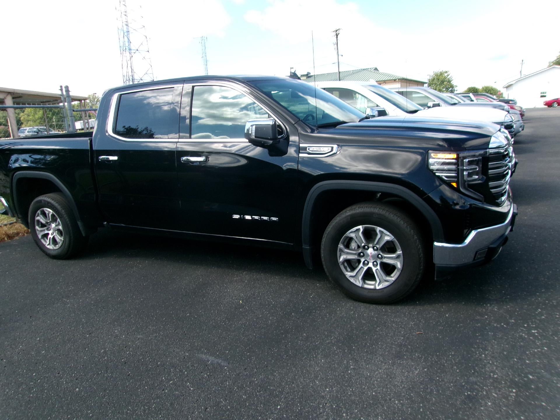 2025 GMC Sierra 1500 SLT