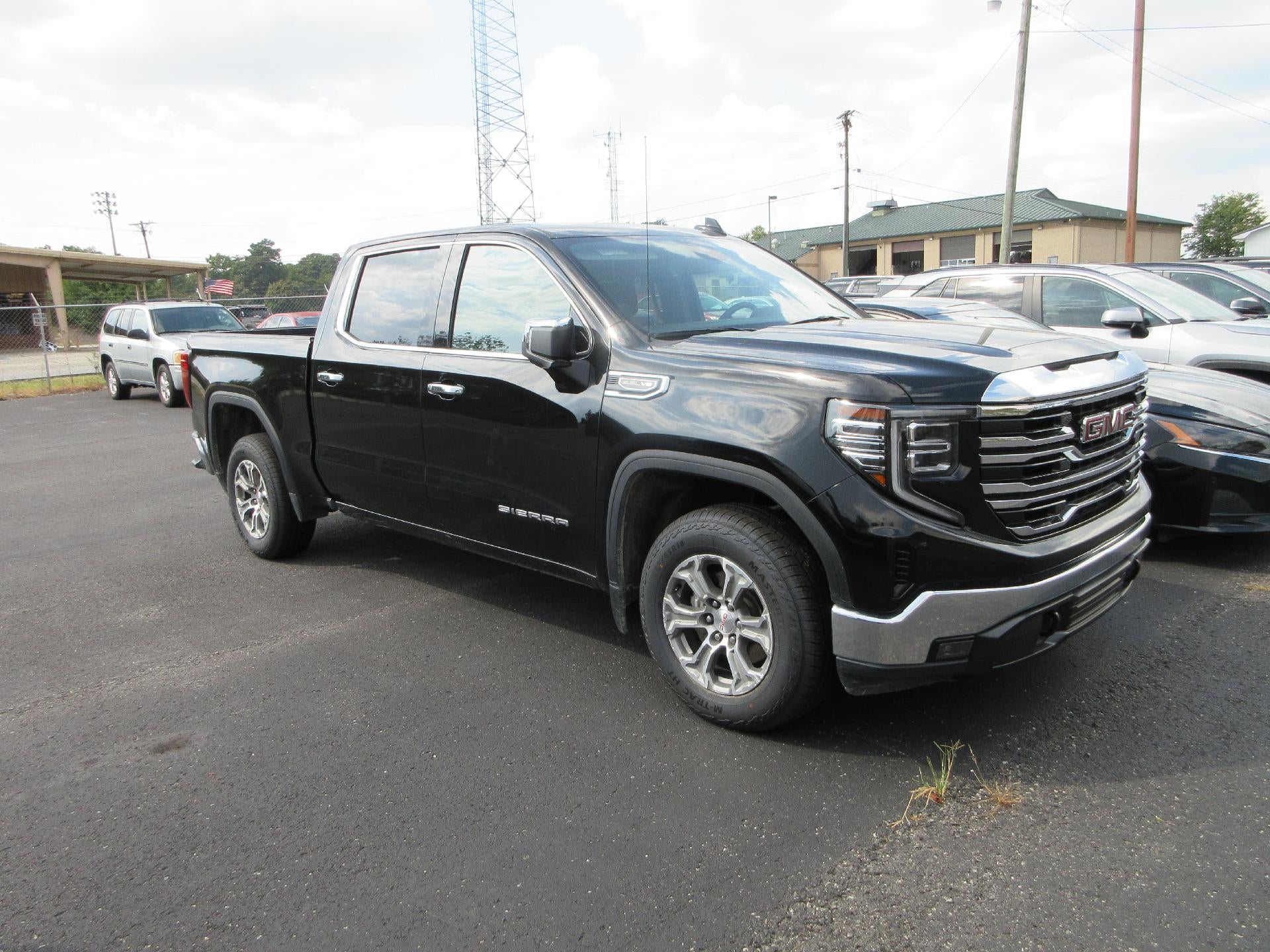 2025 GMC Sierra 1500 SLT