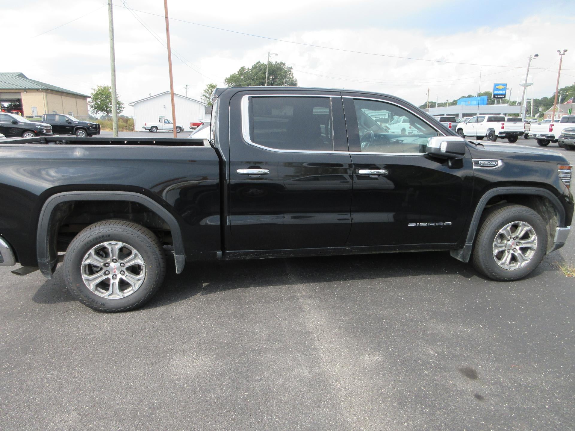2025 GMC Sierra 1500 SLT